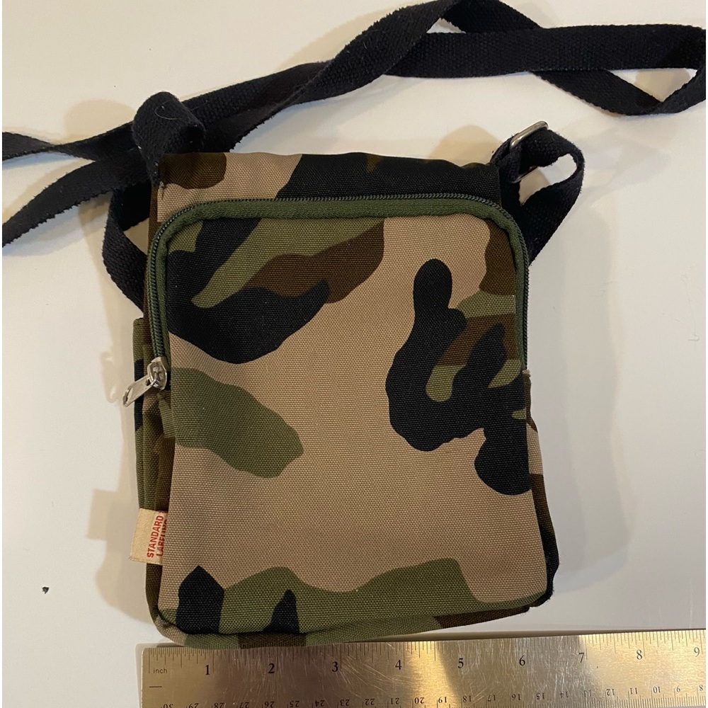 Camouflage Crossbody Shoulder Bag for Men - Green Camo